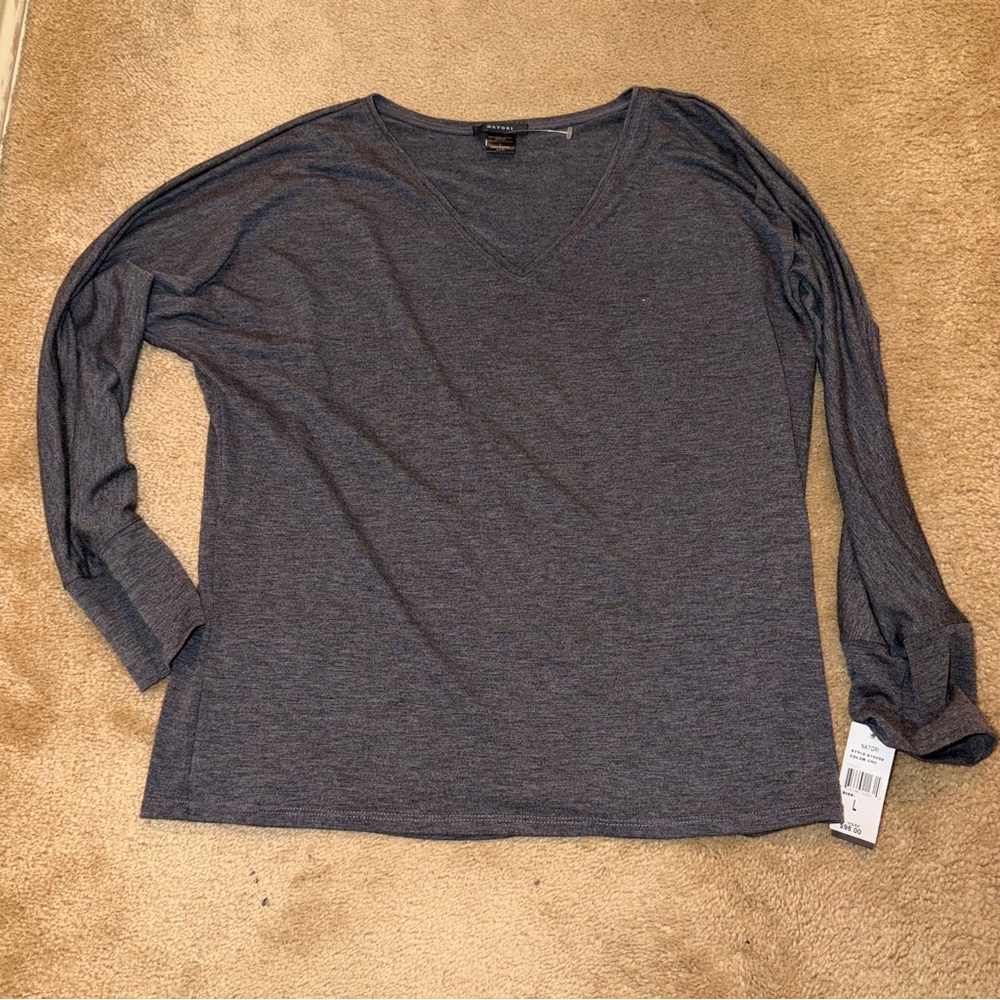 Women's V-Neck Long Sleeve Top in Heather Grey